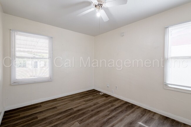 Building Photo - 3 Bedroom/1 Bath Home - $1895 per month!