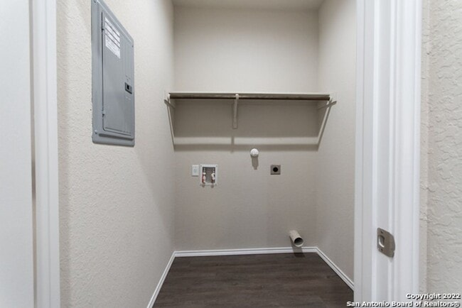 Building Photo - Luxury Duplex 3/2 in Seguin Navarro ISD