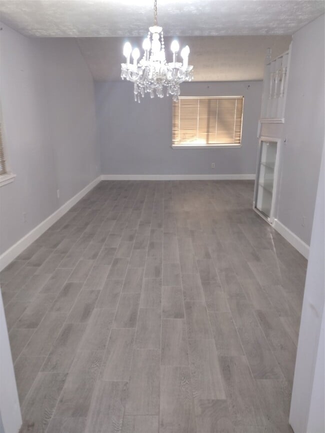 Building Photo - 7514 Wovenwood Ln