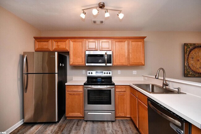 Building Photo - 4 Riverbed Dr