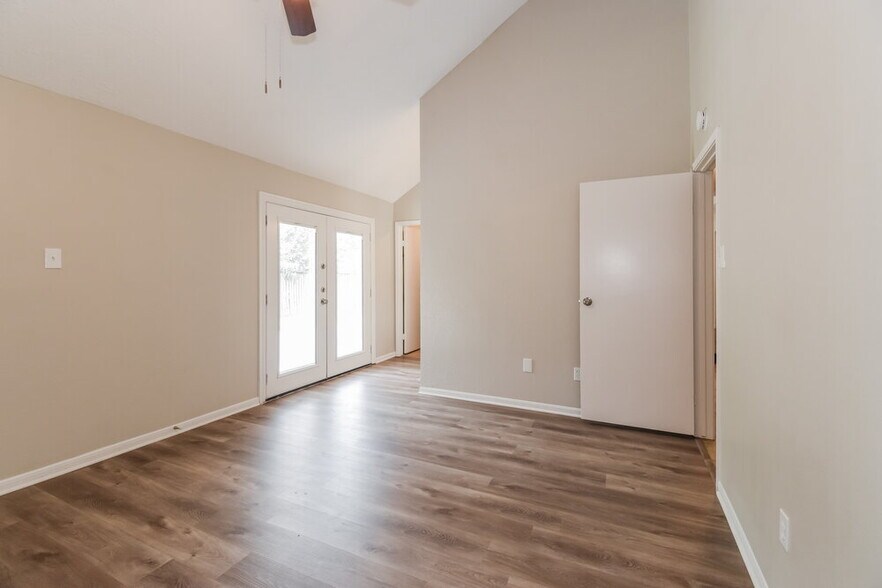 Building Photo - 6511 Gleneagles Dr