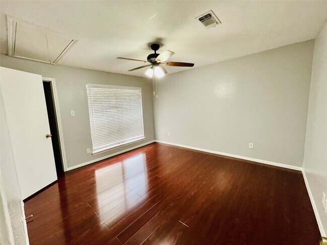 Building Photo - 2103 Place Rebecca Ln