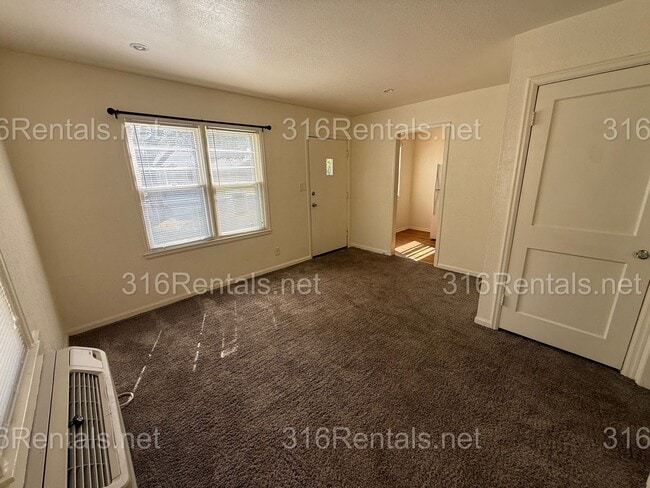 Building Photo - 847 S Terrace Dr