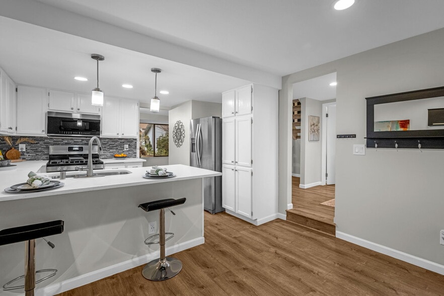 Building Photo - 16130 SE 33rd Cir