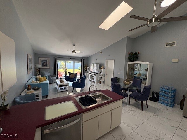 Building Photo - 1939 Santa Barbara Blvd