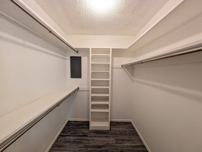 Building Photo - 8220 S College Ave