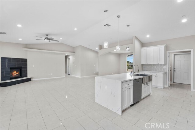 Building Photo - 8104 Corona Ave