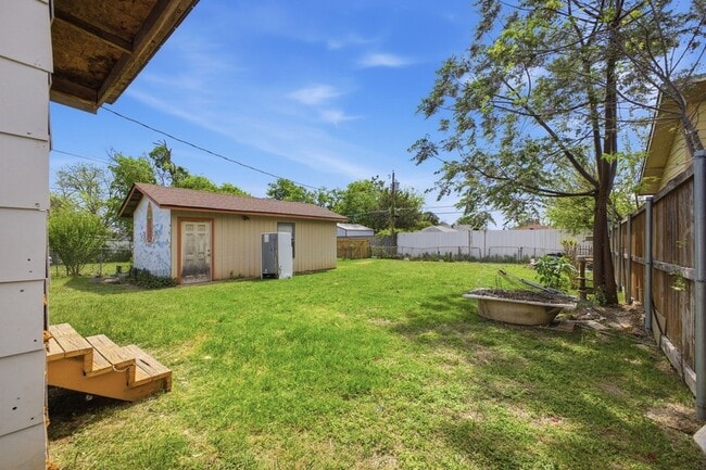 Building Photo - 2634 Emmett St