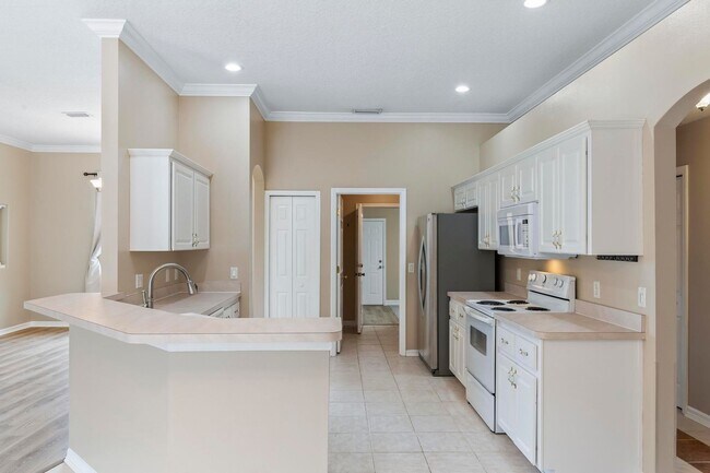 Building Photo - 40 Riddle Dr