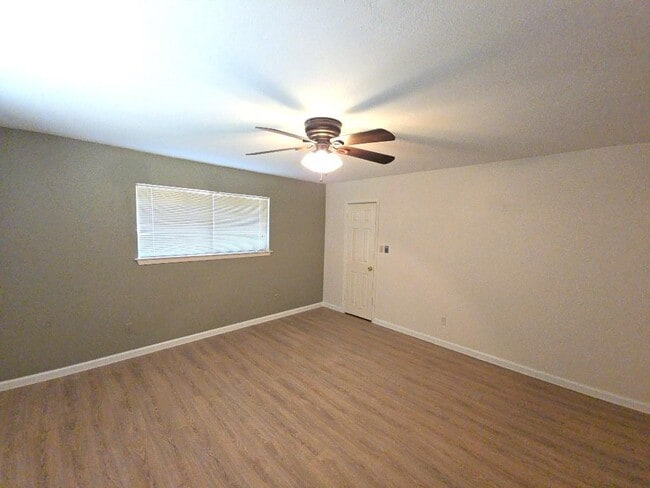 Building Photo - 12702 Ravensway Dr