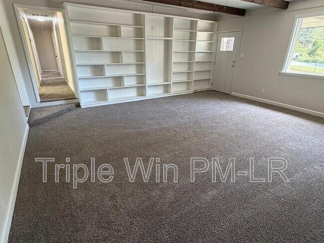 Building Photo - 17512 Bradshaw Rd