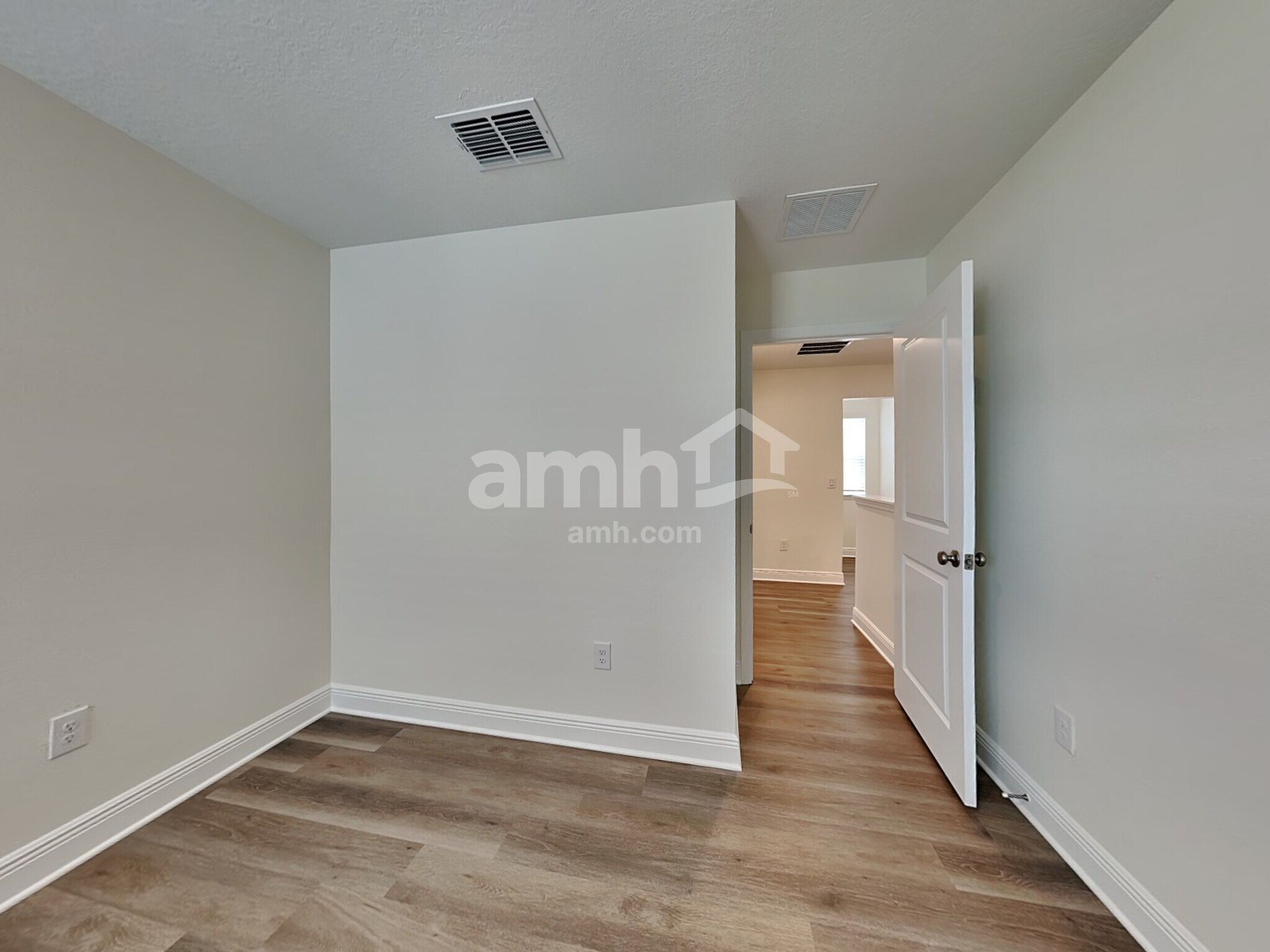 Building Photo - 27243 St Andrews Ave