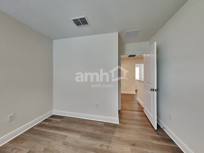 Building Photo - 27243 St Andrews Ave