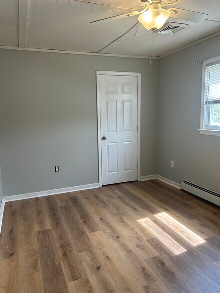 Bedroom - 702 Edmunds Ave