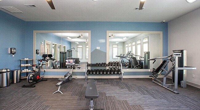 Building Photo - 12500 Shadowglen Trce