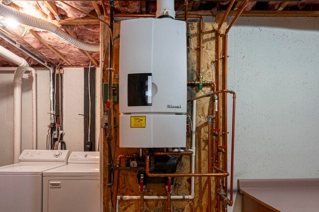 Building Photo - 2 Rockingham Ct