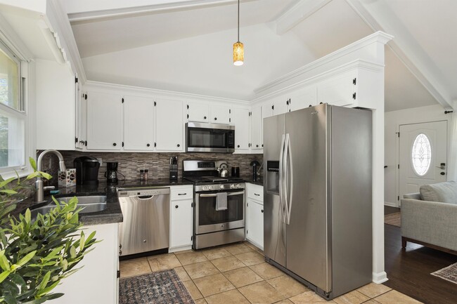 Building Photo - 8617 W 92nd St
