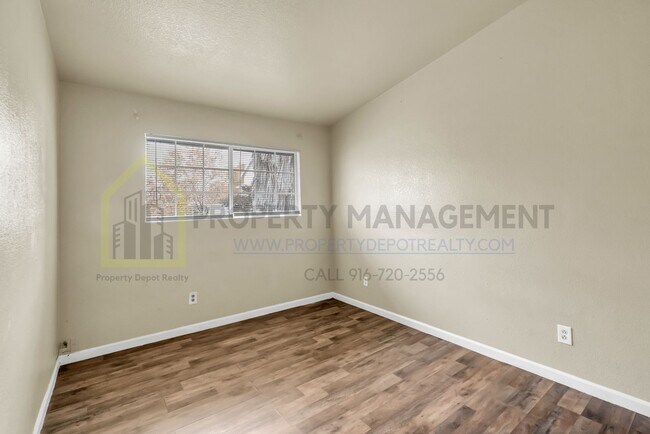 Building Photo - 3 bedroom 2 baths available in a gate community