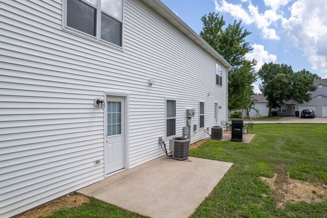 Building Photo - 3513-3515 Delmar Ct.