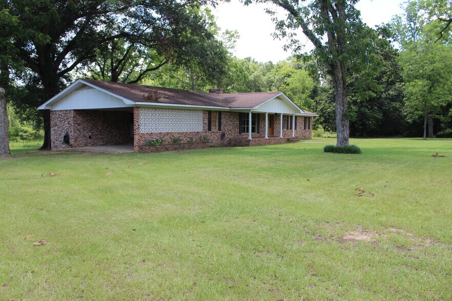 Primary Photo - 185 Luther Davis Rd