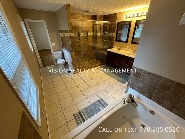 Building Photo - 117 Bascomb Dr