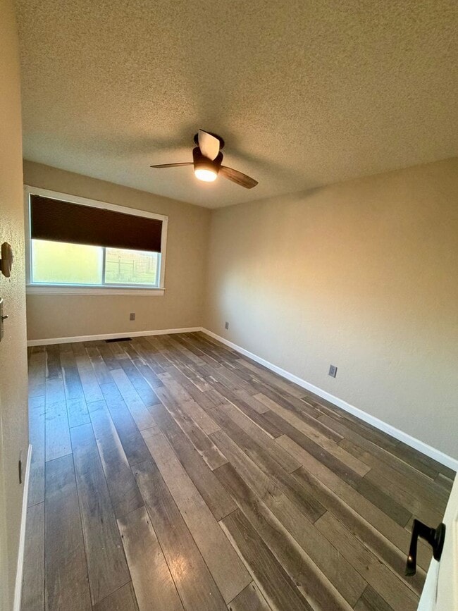 Building Photo - 3 BED 2 BATH HOME IN COTTONWOOD, CA WITH ACREAGE & $500 MOVE IN SPECIAL