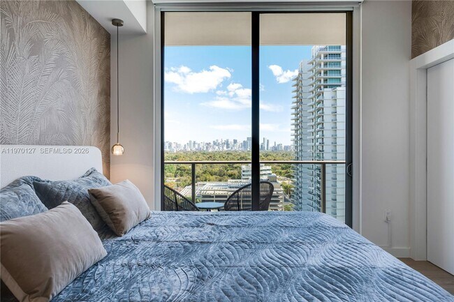 Building Photo - 2678 Tigertail Ave