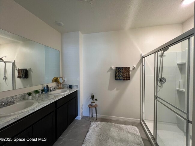 Building Photo - 976 Trinity St