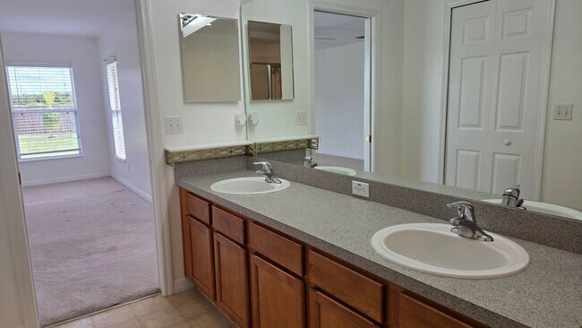 Building Photo - Spacious Haines City Retreat - For Rent Now!