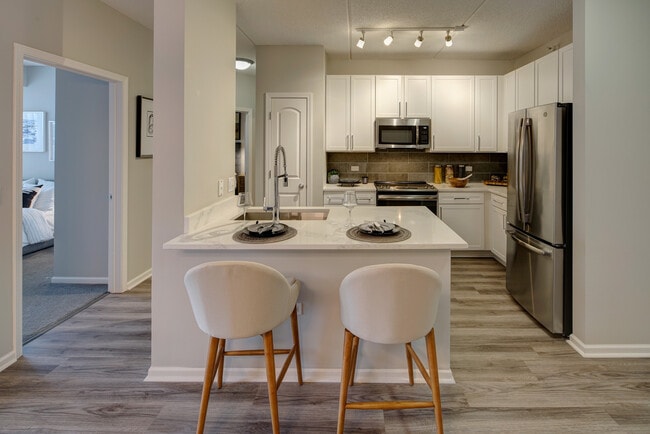 Building Photo - 1155 Museum Blvd