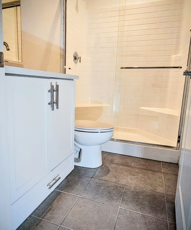 Building Photo - JAMIE LN UNIT 1 FONTANA 92336 (4 BED / 3 BATH)