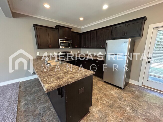 Building Photo - 417 Polo Trce