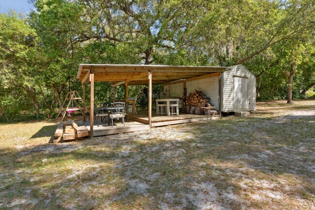 Building Photo - 6830 Deer Springs Rd