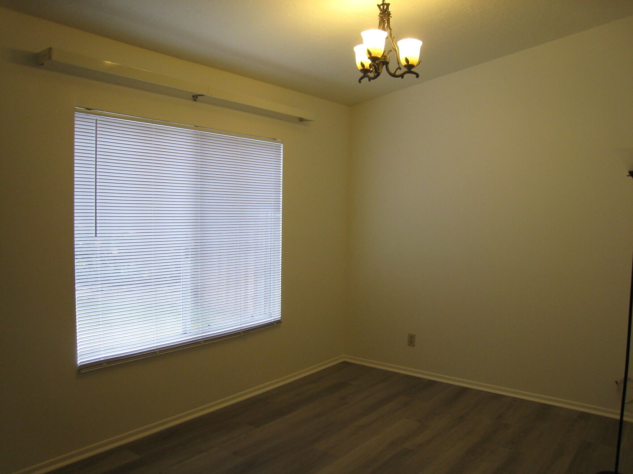 Building Photo - 2616 Cimmaron Ave