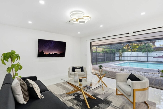 Building Photo - 208 Erie Dr