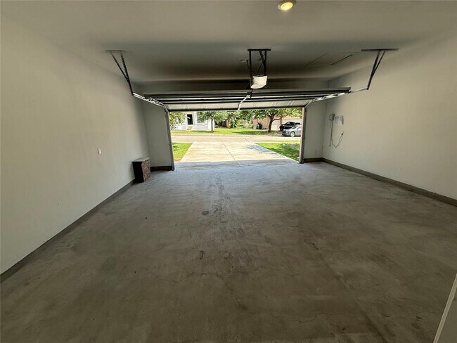 Building Photo - 5321 Texas Bluebell Dr