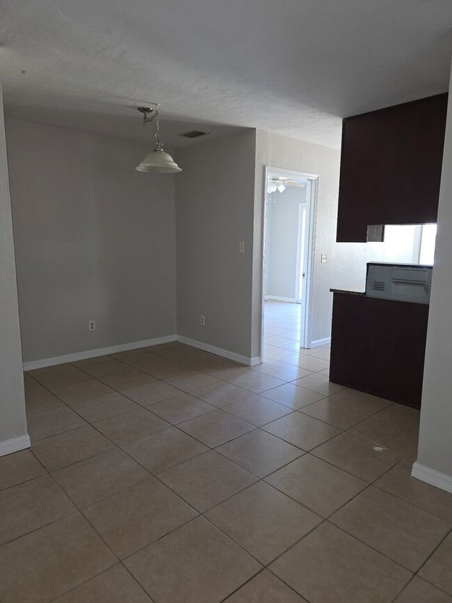 Building Photo - 3729 Sutor Ct