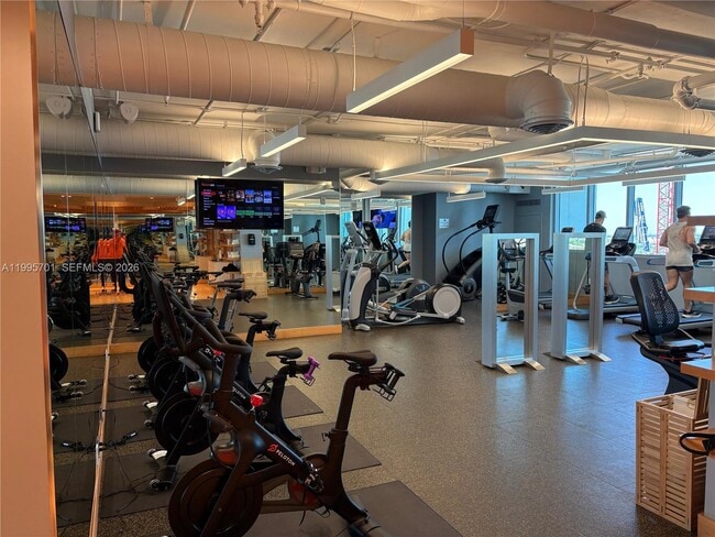 Building Photo - 900 Biscayne Blvd