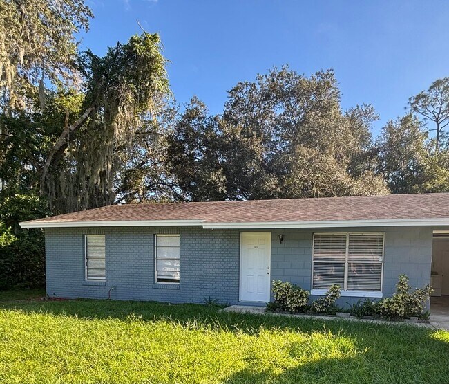 Primary Photo - Deltona Lakes, Quaint 3 bed 1 bath