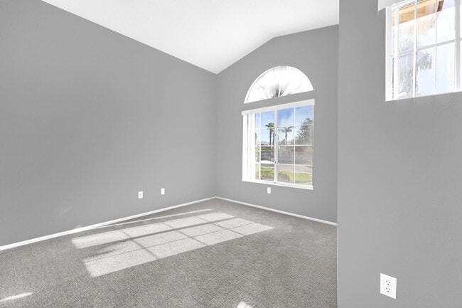 Building Photo - 44295 Las Vistas Dr