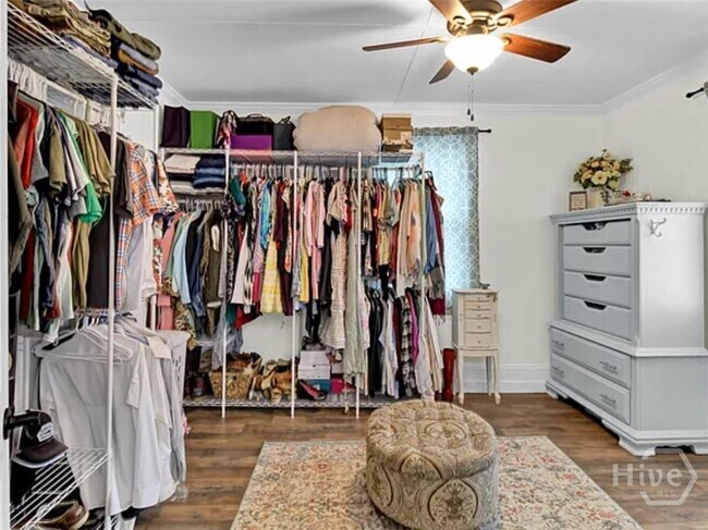 Building Photo - 304 E Fourth St