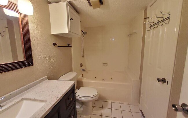 Building Photo - 2300 Old Spanish Trail