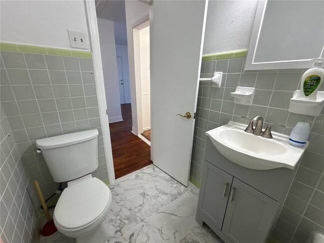 Building Photo - 1437 Pine St