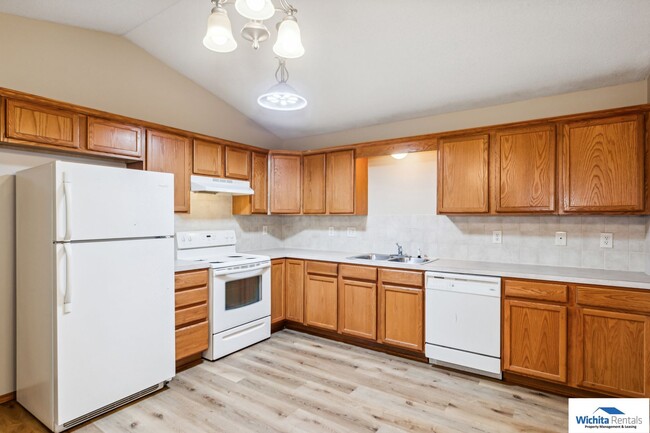 Building Photo - 3 bedroom 2 bath  - NE Wichita ***$200 Off...