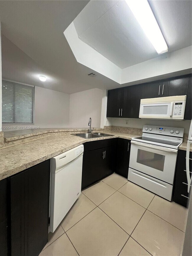 Building Photo - 8335 SW 152nd Ave