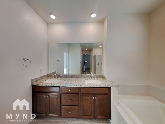 Building Photo - 2172 Brave Hawk Loop