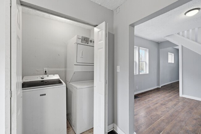 Building Photo - 1737 Terrace Ave