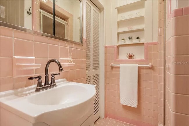 Building Photo - BEAUTIFUL Fully Fenced in Home For Rent in...