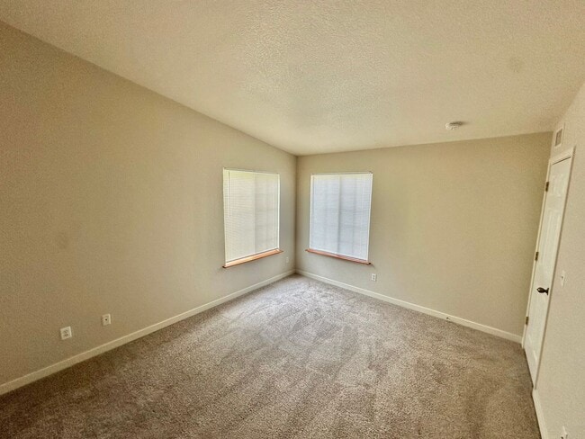 Building Photo - 1225 W Prospect Rd