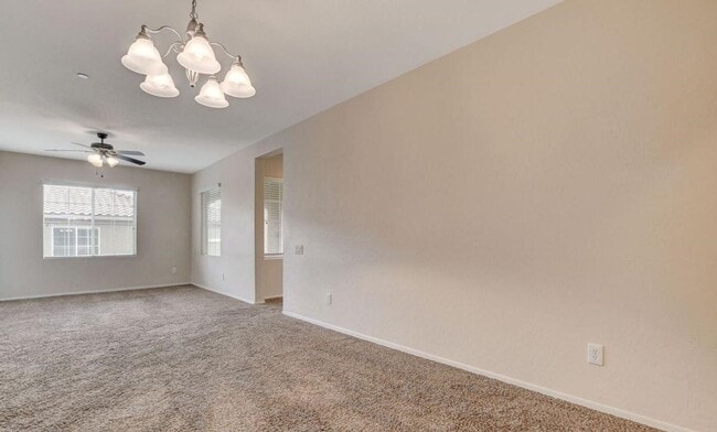 Building Photo - GORGEOUS 3 BEDROOM / 2 FULL BATH CONDO UNI...